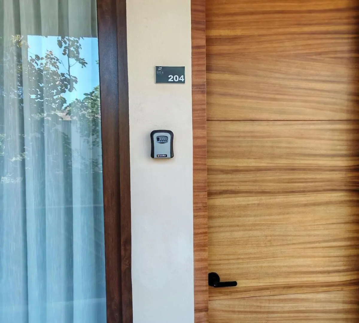 Jacuzzi Retreat Sunrise Haven Διαμέρισμα Τουλούμ
